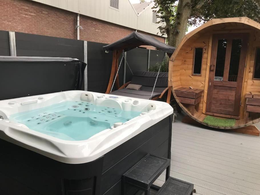 Voormalig Politiebureau Gebruik Welnesstuin Tegen Betaling Bed & Breakfast Ouddorp Luaran gambar
